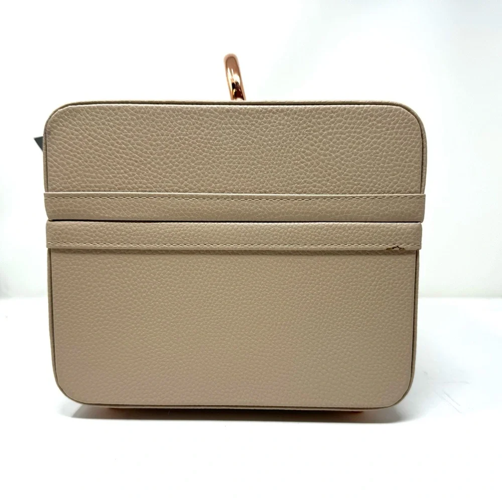 CABOODLES Lifestyle train case, NWT